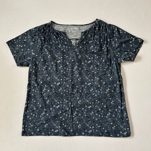 L.L. Bean Petite Floral Print Short Sleeve Top Navy Blue Size Medium Petite - Picture 2 of 5